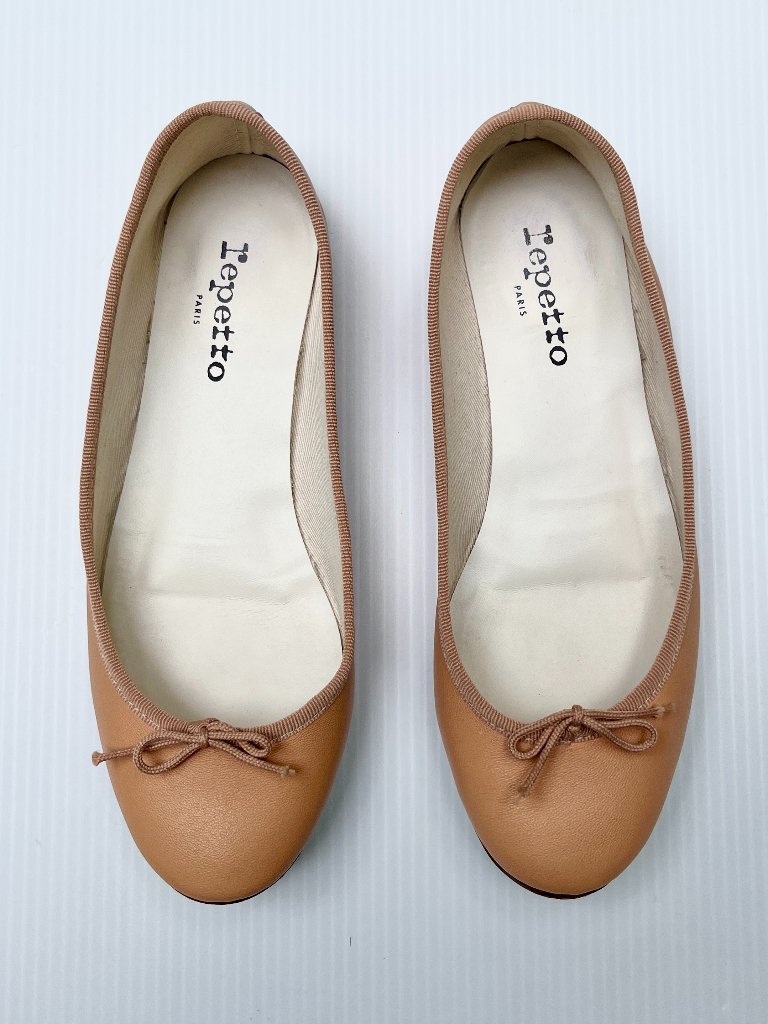Repetto Cendrillon Leather Ballet Flats In "Swan" Beige- Size 39 Eu/Size 7.5 Us